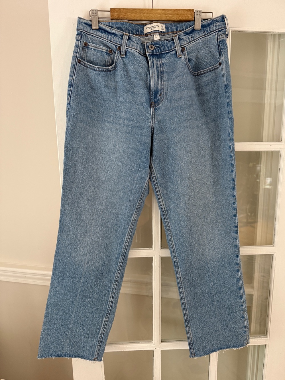 Abercrombie & Fitch Curve Love Light Blue Mid Rise 90’s Straight Jeans